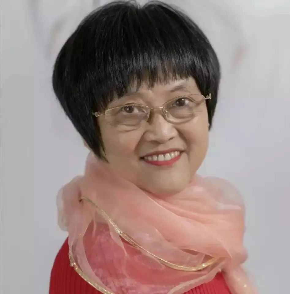 70岁的她满头黑发,一口贝齿,从满身疼痛,脱发齿摇,气虚体弱中走出