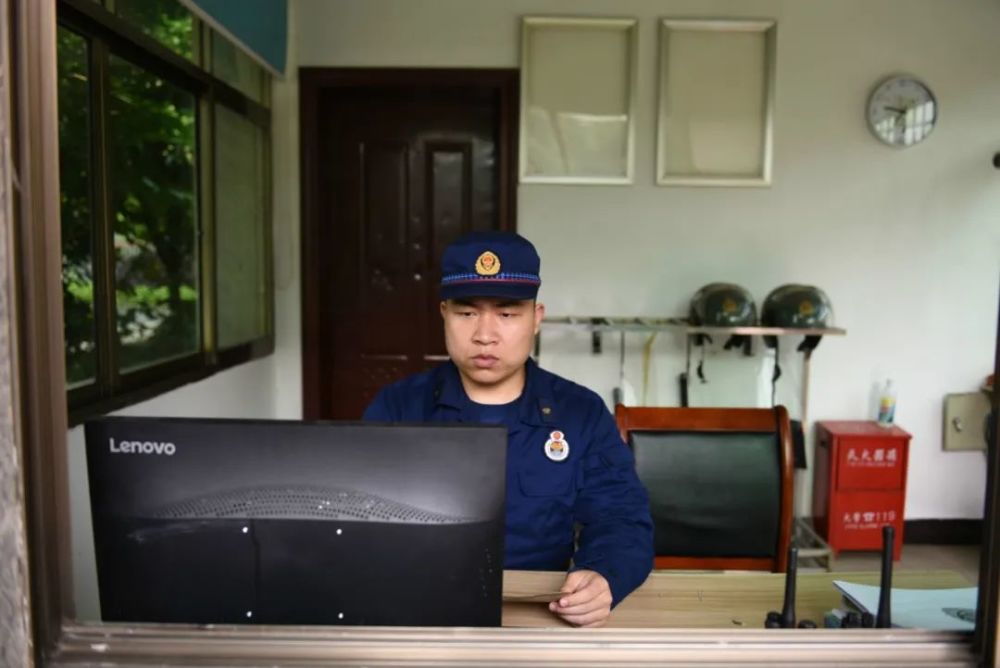 走进消防员的五一假期