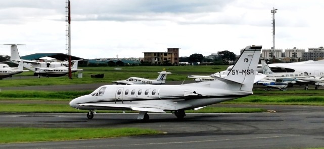 4月27日,救援飞机从内罗毕出发,前往朱巴.薛振东摄