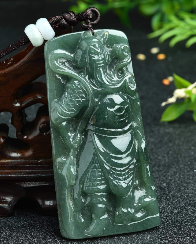 油青种翡翠已经成了市场新宠,你还在嫌弃它档次不够高?