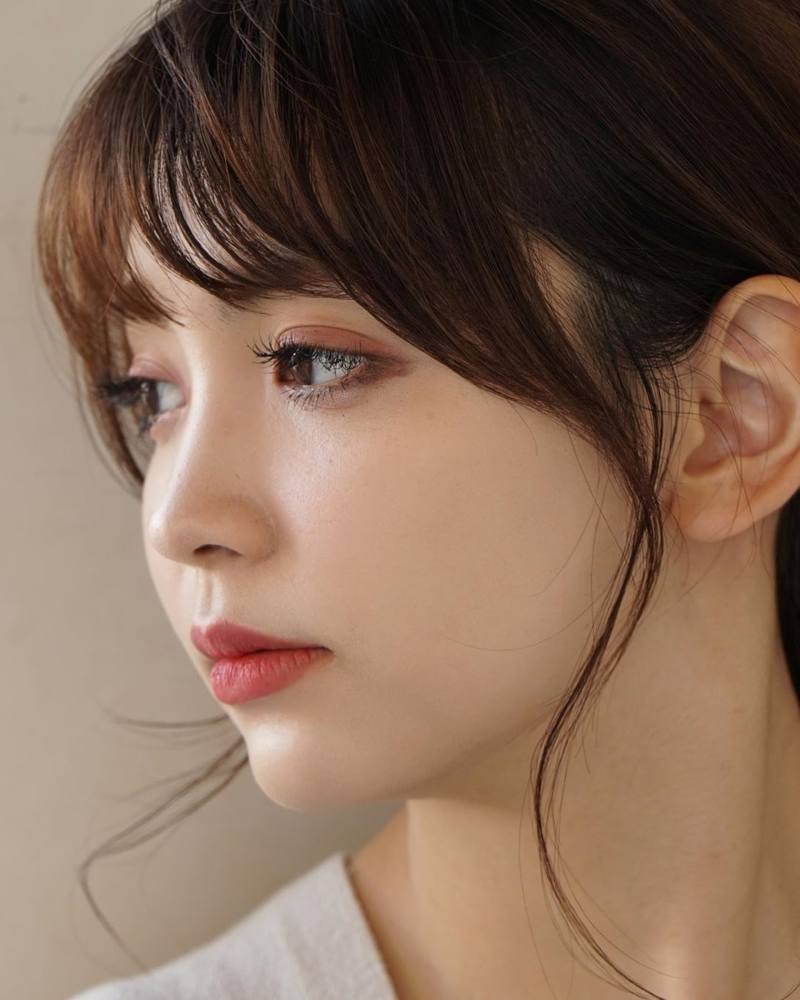 刘海两侧的头发才是关键!剪对了脸看起来小很多!