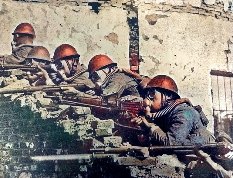 老照片再现侵华日军当年的暴行:图3美少女的命运不敢想象,图5鬼子很