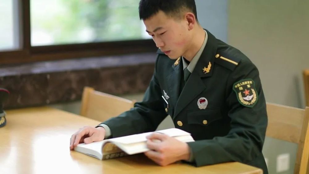 军校学员刘一鸣青春在科技强军路上出彩