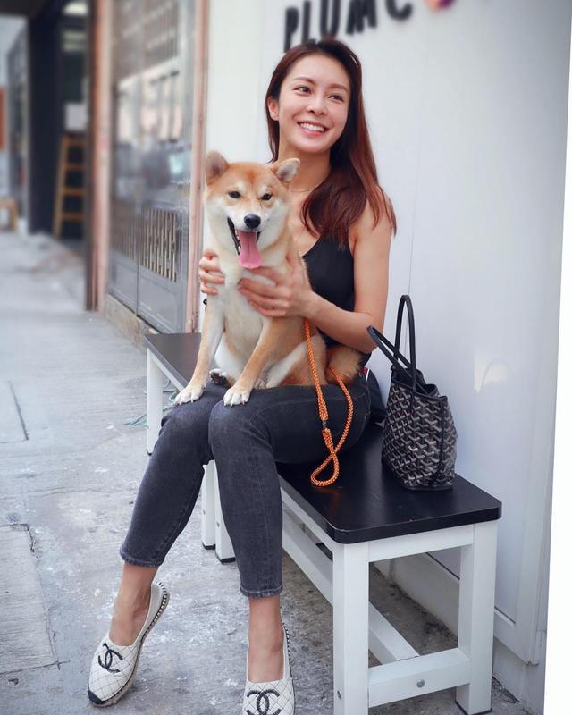 鞋痴张曦雯大晒珍藏高跟鞋10年购入过百双暗藏显长腿秘籍