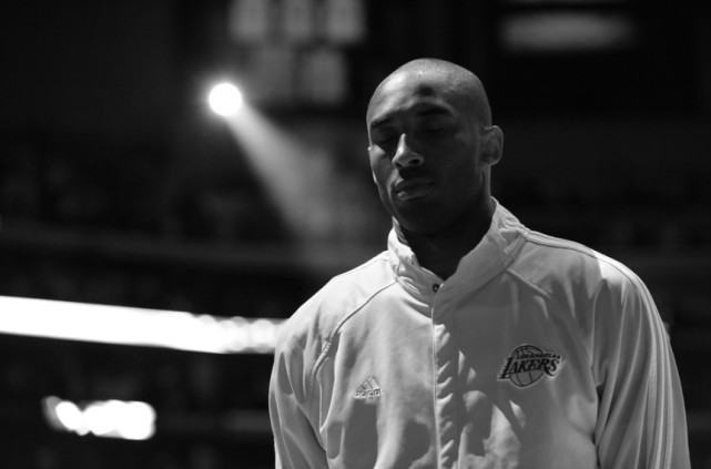 nba云专访:沈洋连线传奇摄影师 讲述乔丹痛哭,断指科比冥想的幕后故事