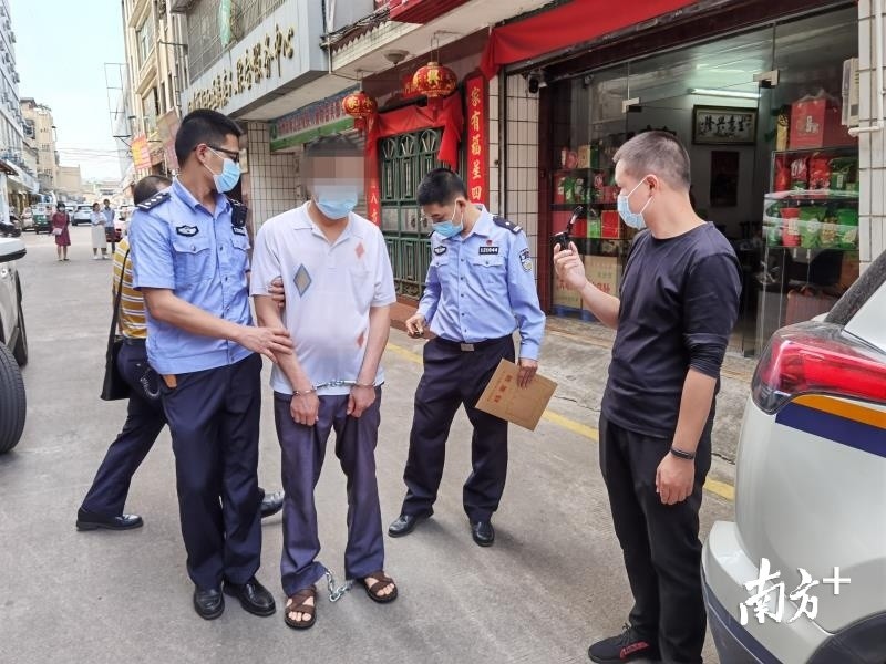近日,梅江警方通过缜密侦查,成功抓获在逃犯罪嫌疑人1名,破获22年前