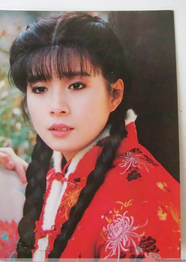 那些年琼瑶剧里的纯天然美人,甩现今娱乐圈的整容脸八条街!