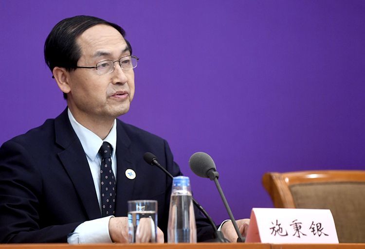 西安交通大学第一附属医院院长施秉银回答记者提问.