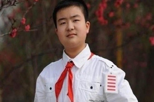 他今年毕业了|武汉学院|武汉|少先队|黄艺博|五道杠|毕业