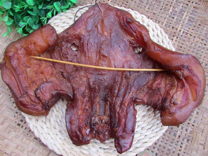涌山猪头肉▲苦槠豆腐▲清明果▲叶皮饺子▲乐平桃酥▲乐平谷酒
