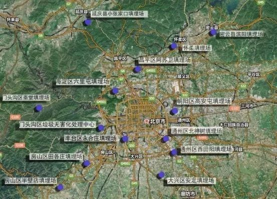 而从网络上看到的2017年统计的北京垃圾填埋场分布图来看,除了东西城
