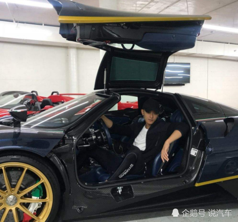 黄子韬的车是法拉利吴亦凡的车是gtr看到王俊凯的车果然与众不同