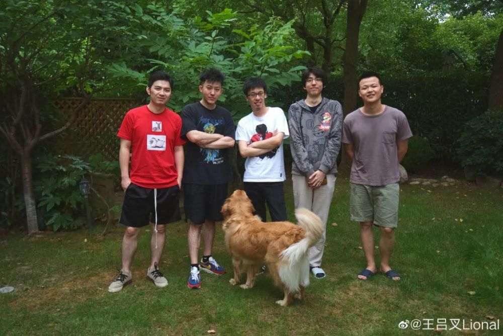 左起:宋卿,杨天琪,王吕叉,水王陶宇杰,徐杰钱的事情解决完,接下来就是