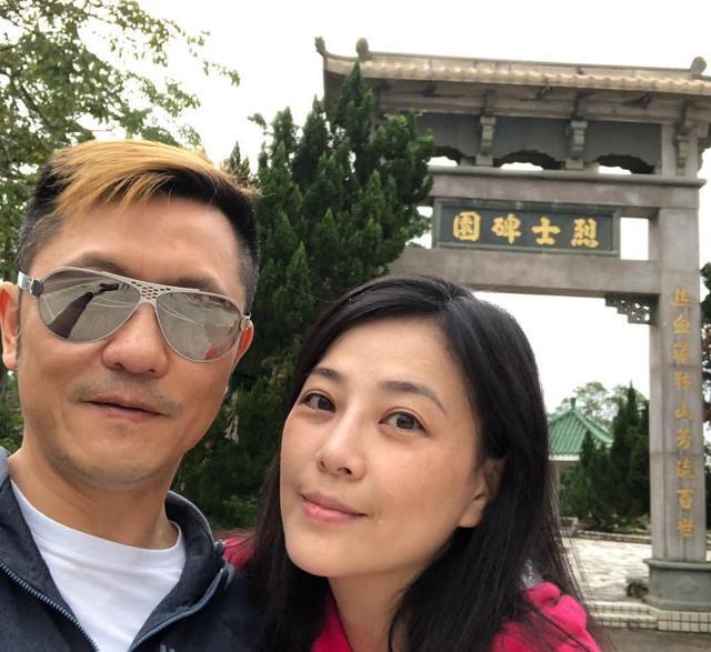 刘小慧表示两人的关系既是情人,又是知己,犹如灵魂伴侣.