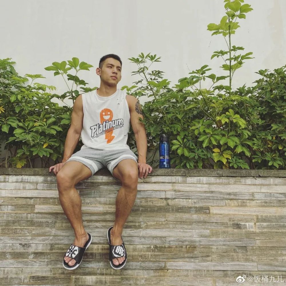 微博:张家硕最近,《清平乐》正在热播,本宫也跟着看了,剧情不错,演员