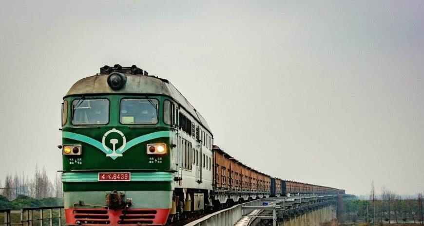 火车上卖东西的列车员 究竟是什么人 看完才知道被骗了这么多年 腾讯新闻