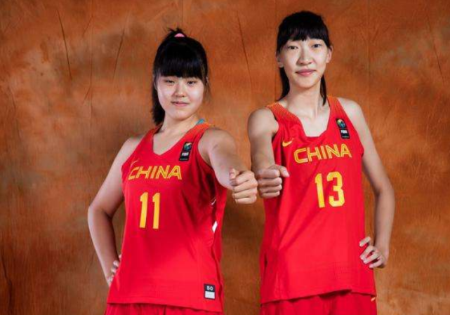 中国女篮双塔当然,姚沁蕾要穿上中国女篮球衣,还有一个问题需要提前
