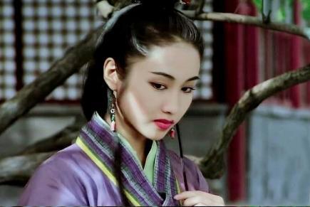 古惑仔苏阿细罕晒照48岁仍韵味十足历经4段恋情活成赢家