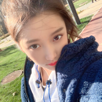 怪不得姜贞羽这么眼熟原来她是眼镜广告的小姐姐当时就觉得她会火