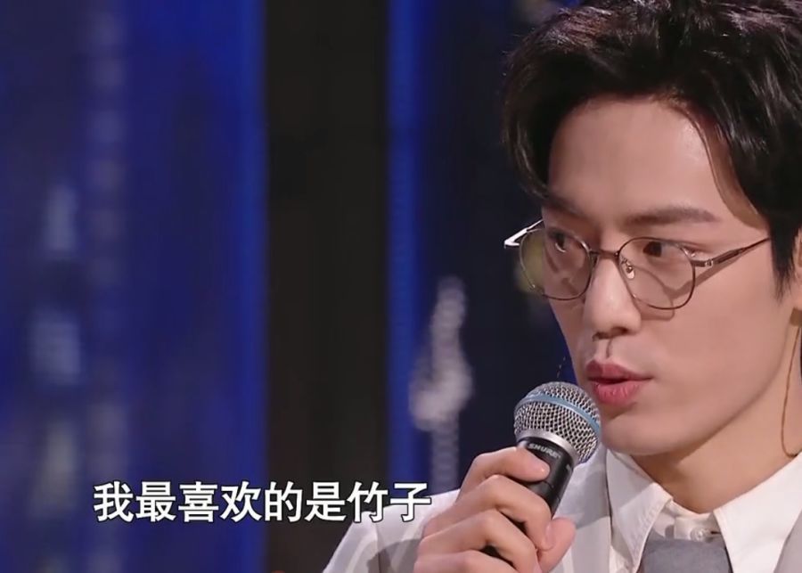 肖战明明可以靠"才华吃"饭,却偏偏靠脸,一副竹石图帅翻众人!