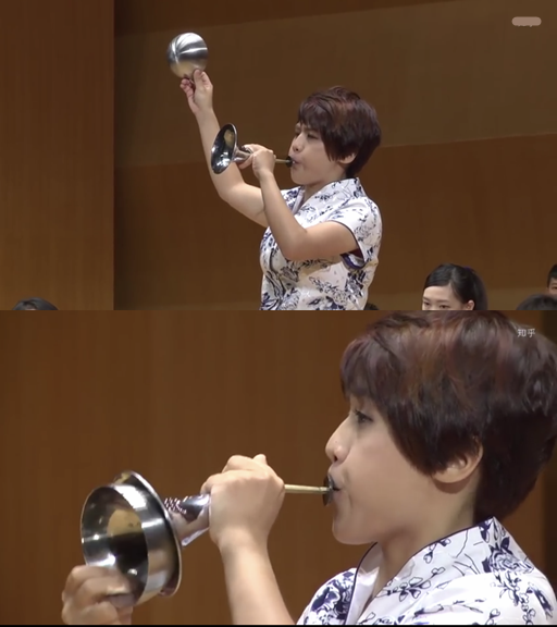 最具代表性的表演,要数乐手曾千芸吹奏的《锔大缸》——全程用唢呐吹