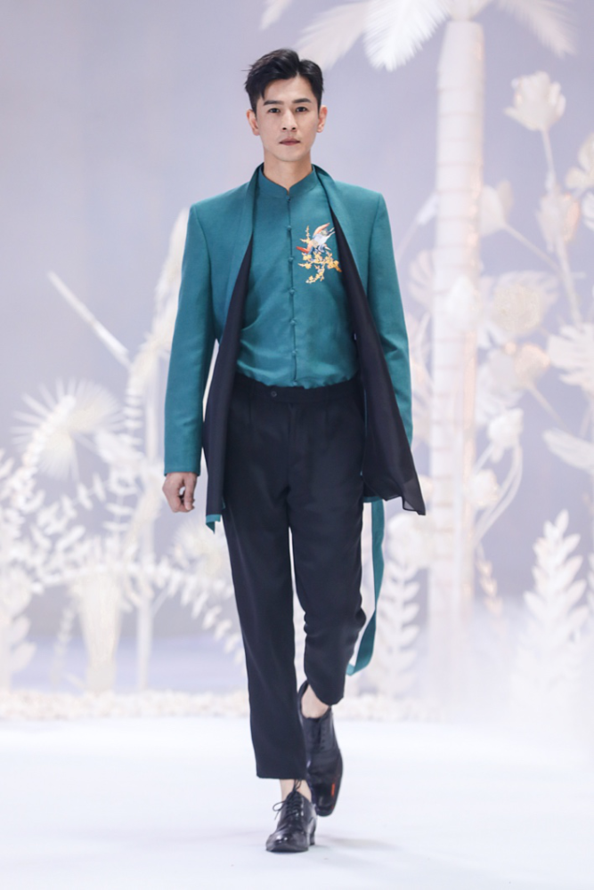 时尚不该有距离感史无前例的盖娅传说云秀场横空来袭