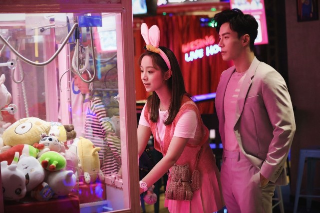 王冠逸楼下女友请签收公开恋情甜蜜恋爱狗粮撒不停