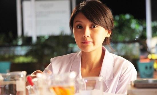 35岁甘薇近况:从豪门阔太到破产离婚,只有李小璐对她不离不弃