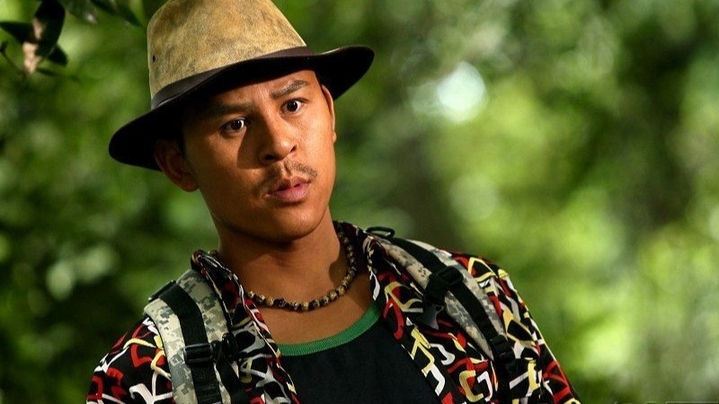 成了武打明星释延能(又名释行宇),他就是周星驰的《功夫》中退隐江湖