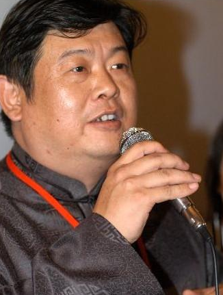 幸运傅子恩:父亲傅彪去世到场半个娱乐圈,葛优把他养大,冯小刚替还债