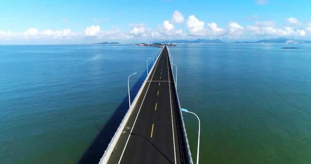 (椒江大桥跟椒江二桥属于跨江大桥) 这么美的地方,小编好想去逛一圈啊