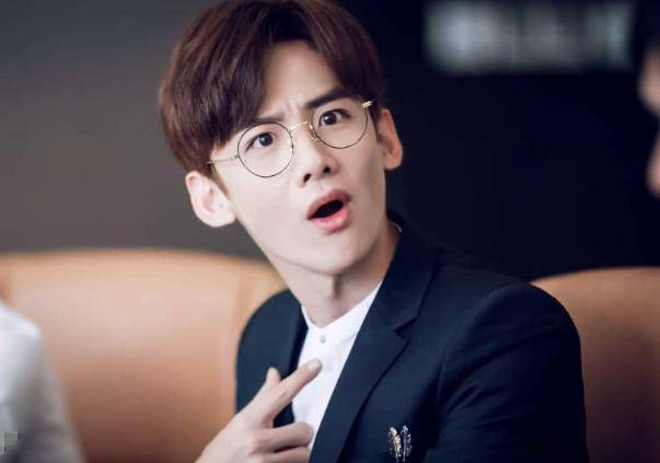 近视眼的明星 大眼美女 林心如居然有600度近视 猴王的视力才零点几 腾讯新闻