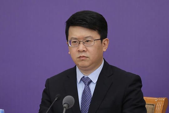 大连雷神山医疗队二队领队,大连医科大学附属第二医院副院长刘志宇