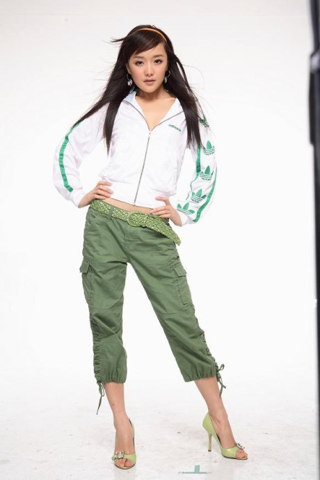 剧中饰演魔仙小蓝的演员就是廖景萱.