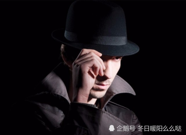 为民族的解放与复兴贡献着自己的一份力量,开始了他传奇的谍海生涯