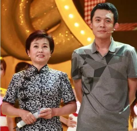 辛酸的朱明瑛:2岁父母离异,母亲早逝,老公抛弃,最对不起儿子