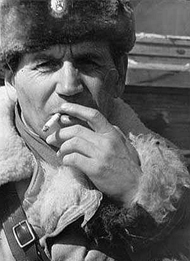 这一战我军缴获世界先进坦克击毙敌军上校对方一个月才敢讲