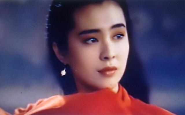 共计拍了三部,前后耗时四年,从1987年的聂小倩到1990年的傅清风,再到