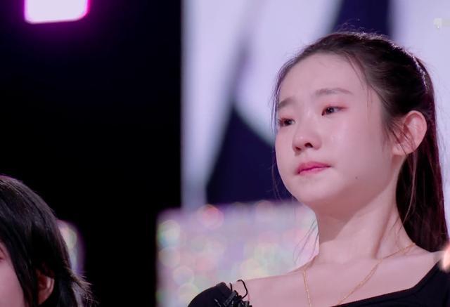 创造营2020第一次公_鹿晗《创造营2020》舞台秀,镜头放大三倍看,确定有