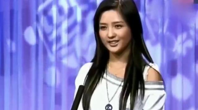 何洁首谈三胎女儿，是意外的到来，坦言自己已三个月没有接到工作（组图） - 1