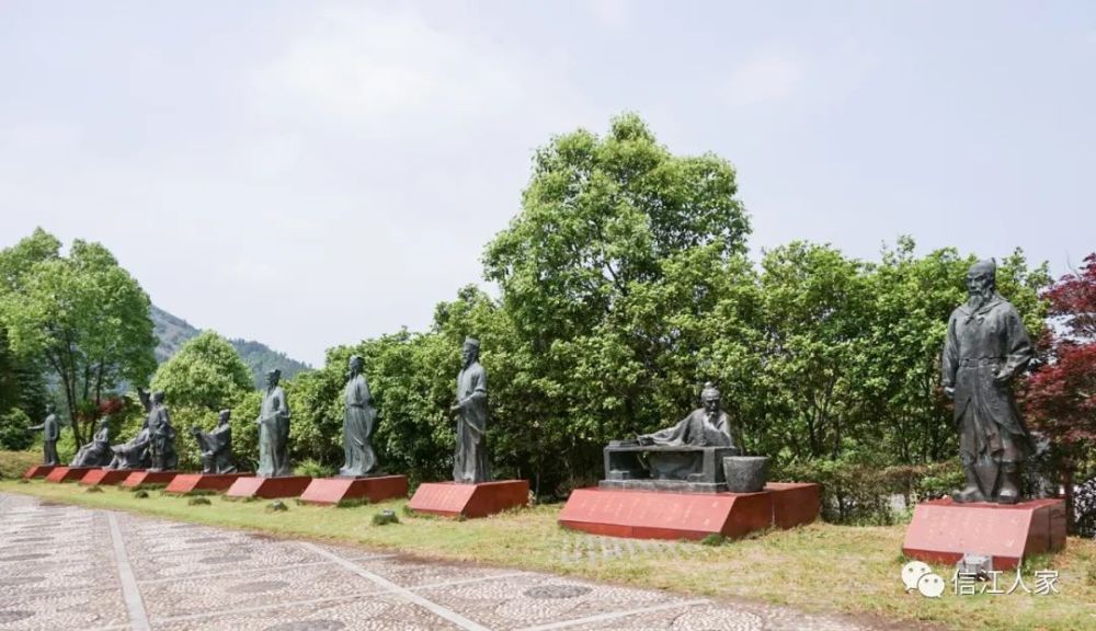 為德興國家礦山公園文博園區,內有聚遠樓,和興古街,江西礦冶博物館,報