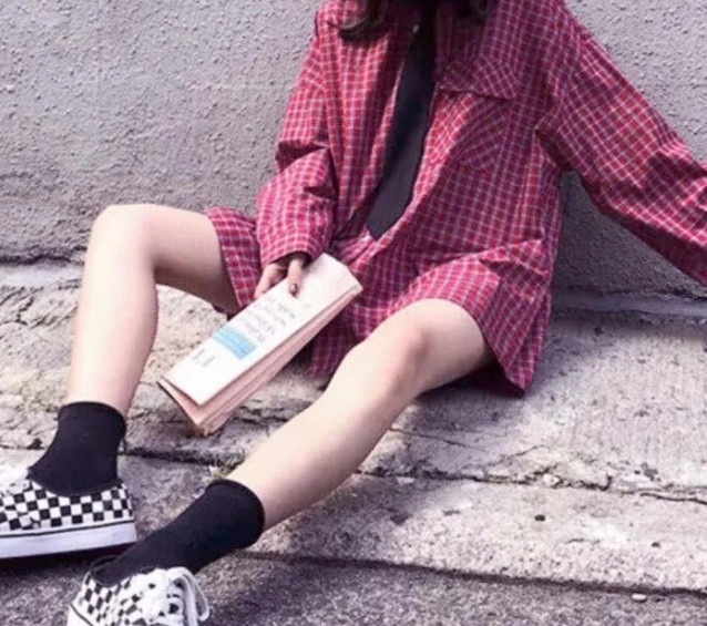 学生妹上课瘦腿太难让你坐着瘦的3动作校花都在偷偷练呦