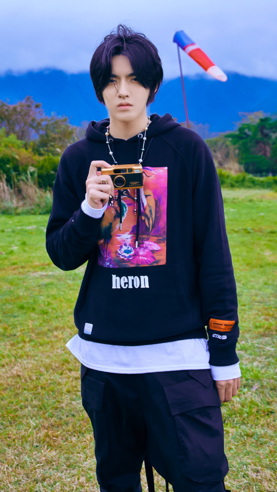 吴亦凡|吴亦凡左右手都能写字 吃饭 打篮球，惯用左右手真的很李舒白