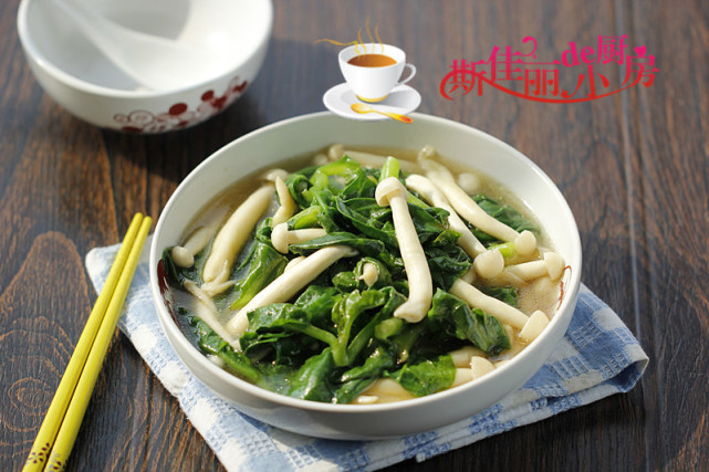 立夏遇到这菜别手软,隔三差五吃补钙排宿便,小肚腩平了越吃越瘦