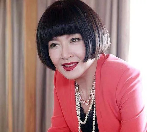 但是61岁的她依旧单身,而且生活也过得很是惬意,其实恬妞原名朱凯莉