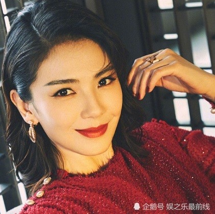 42岁刘涛,人美心灵更美