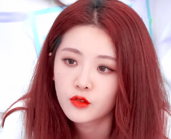 青2出幺蛾子喻言16岁黑历史曝光火速注销社交账号显心虚