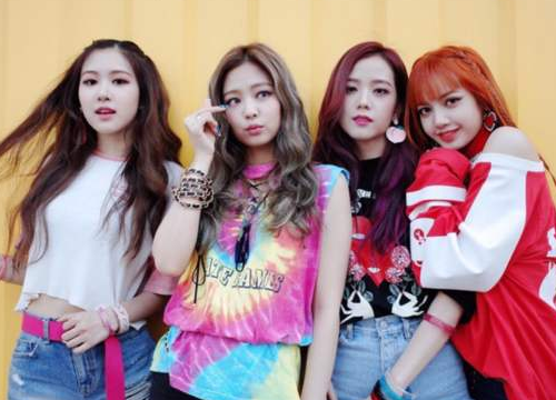 粉墨组合预计6月回归谁注意lisa的微博动态粉丝坐不住了