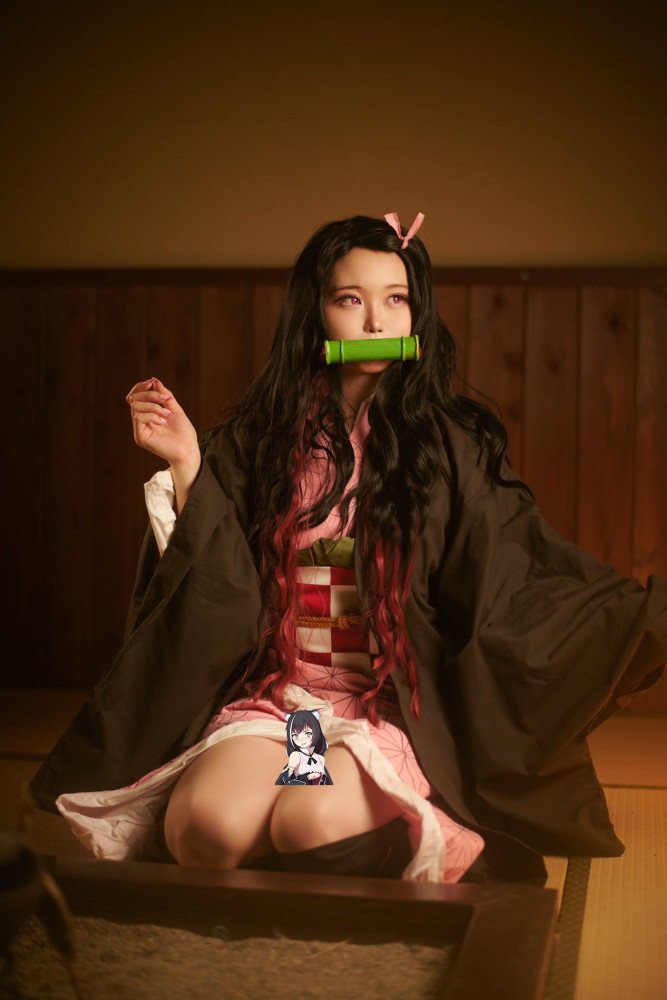 可爱天真的灶门祢豆子coser小姐姐完美出演