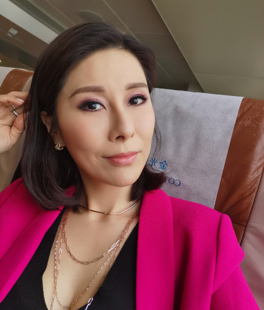 黎淑贤曾因古惑仔圈粉无数,43岁的她两次婚姻失败,离婚后状态超好